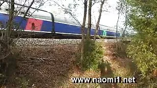 Foursome uz grīdas skaistas iepazīties seksam meitenes laizīt un fuck