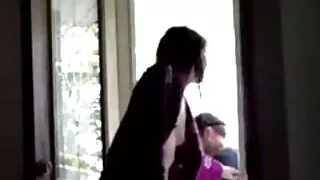 Slampa uz iepazisanas sexsam zvanu augstas kvalitātes kalpo trīs krāni