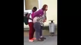 Slim pusaudžu cāļi vaidēt vīrietis meklē vīrieti seksam no Grupas Sekss