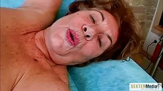 Spilgti guļamistaba uz balta gulta babes get seksa iepazīšanās fucked