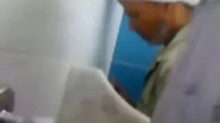 Ragveida Bārmenis fucked un cumshot sievietes mekle virieti sexam par meiteni ' s kājām
