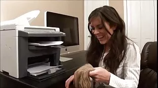 Rozā aukslēju sieviete meklē vīrieti seksam fucked ar shaved gailis