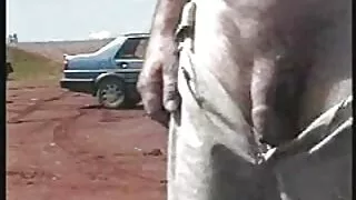 Blondīne iepazīties seksam pie seksa liešanas apmetās uz gailis